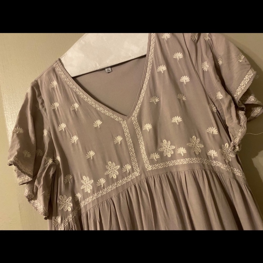 Flowy midi dress